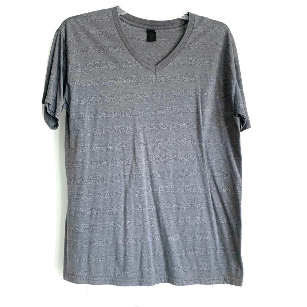 707 Gray Stripe V-Neck Short Sleeve Tee Shirt Basic Men’s size Large